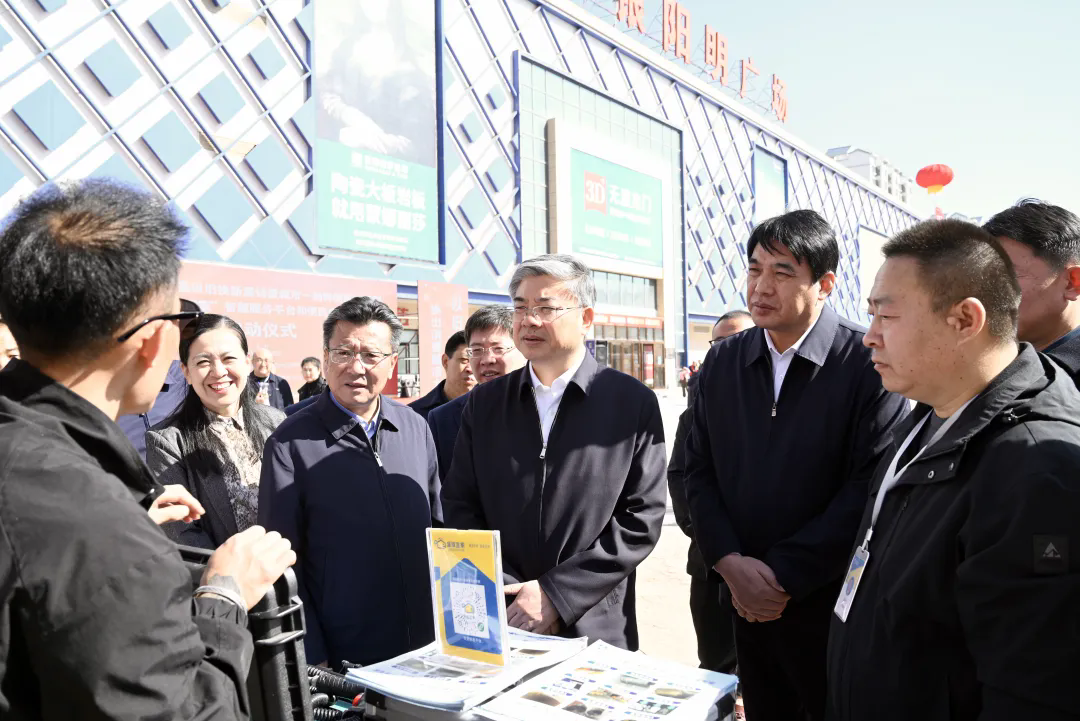 唐文弘一行在银督查消费品以旧换新工作